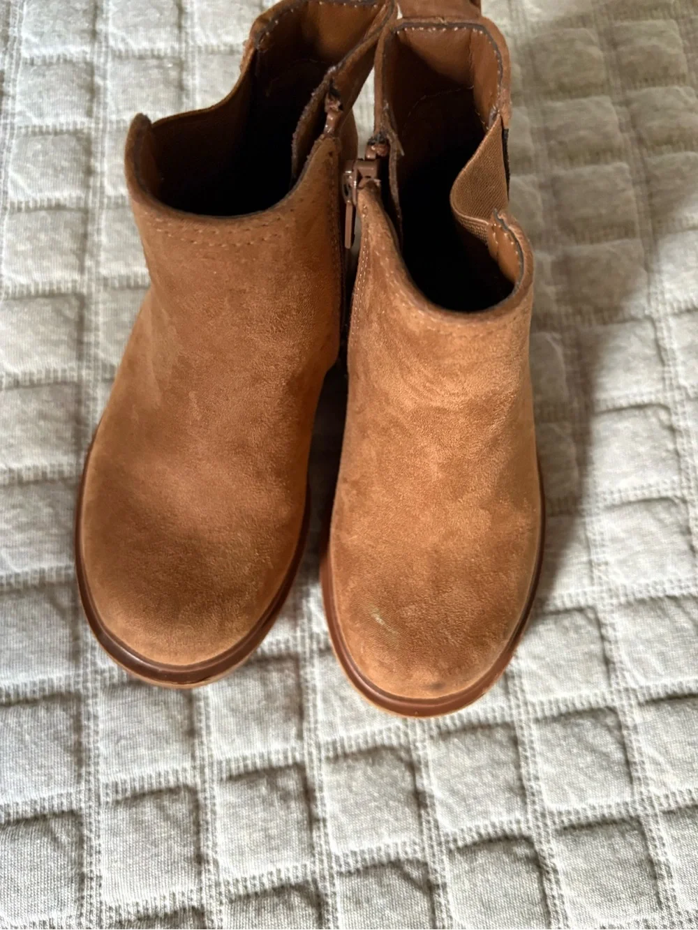H&M Suede Chelsea Boots